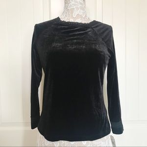 5/$25 Notations Petite Black Velvet Blouse